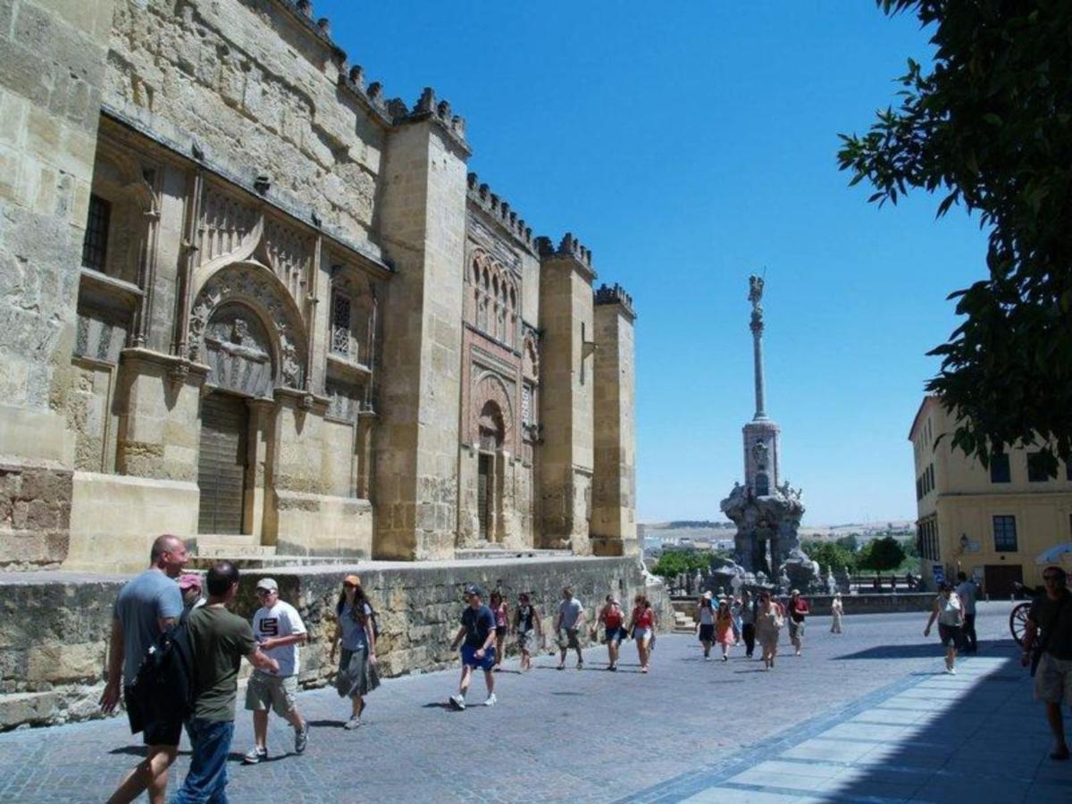 Eduardo Lucena 5, Puente Romano Kordoba Bagian luar foto